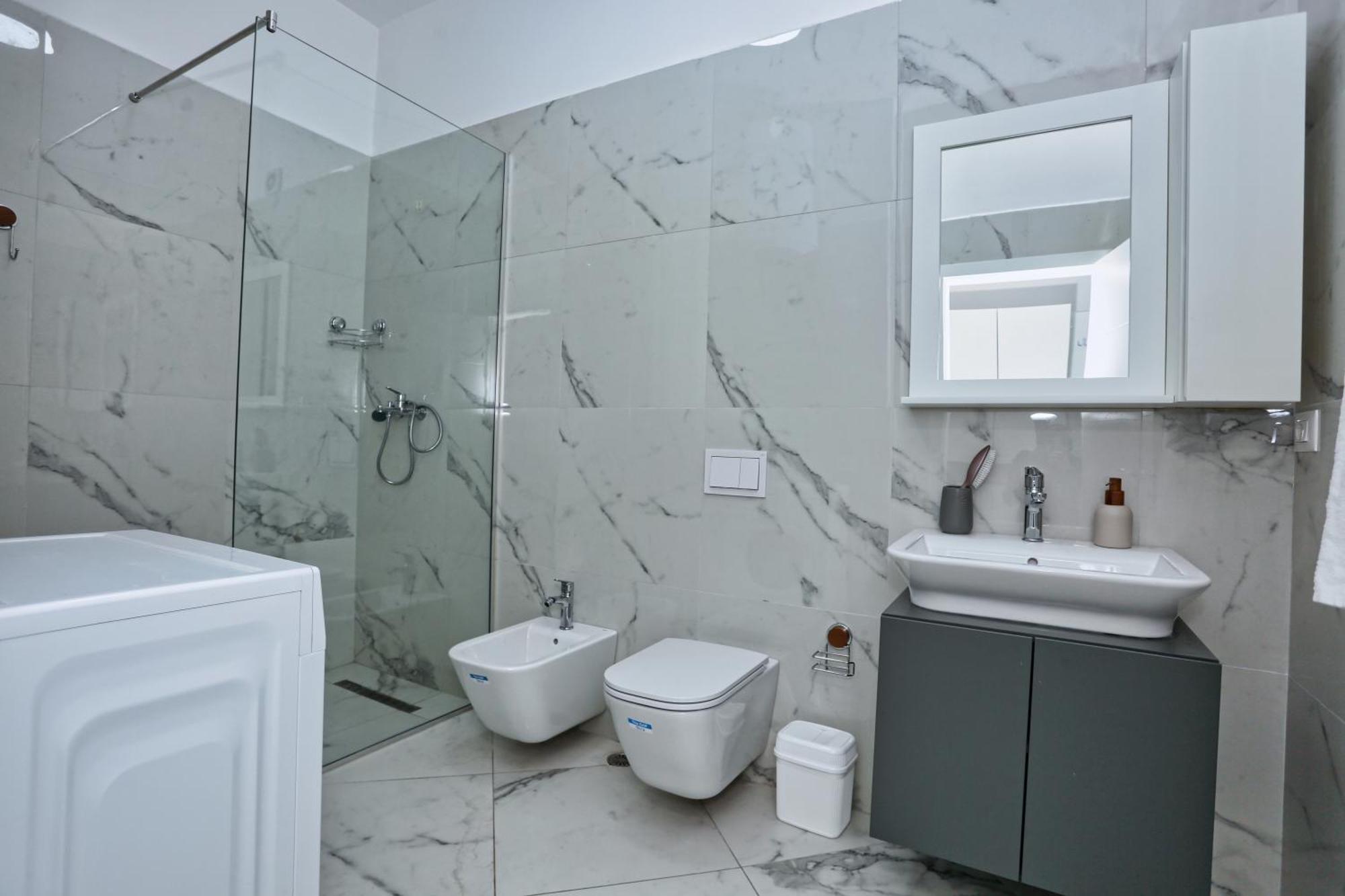 Luxury Square 21tirana *